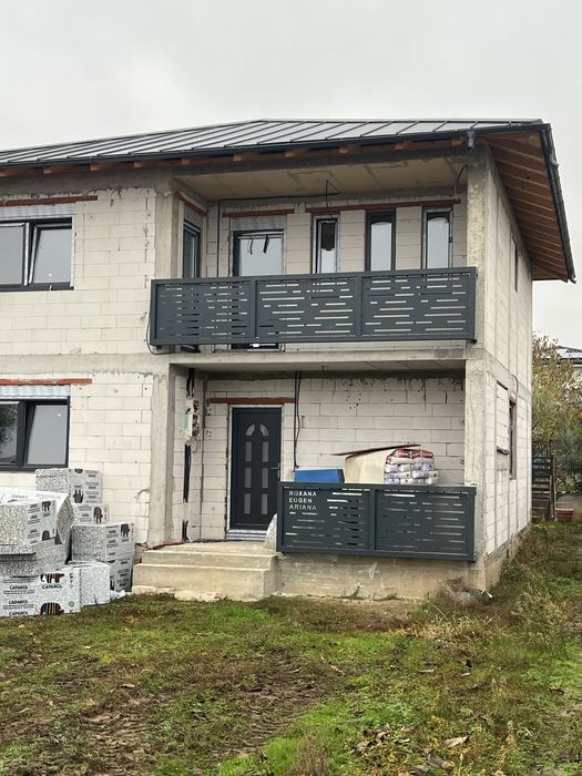 Porti, garduri si balustrade debitate CNC