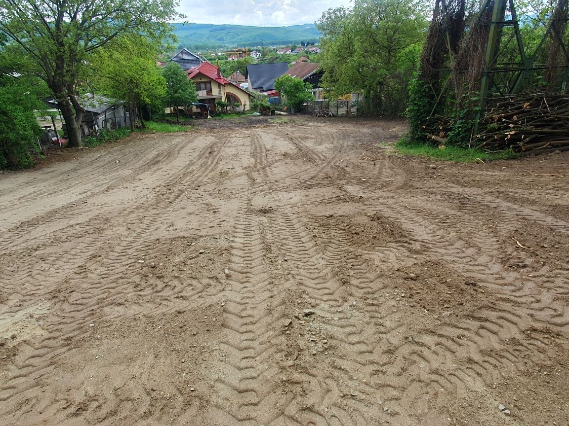 Teren Bujoreni central, lângă scoala