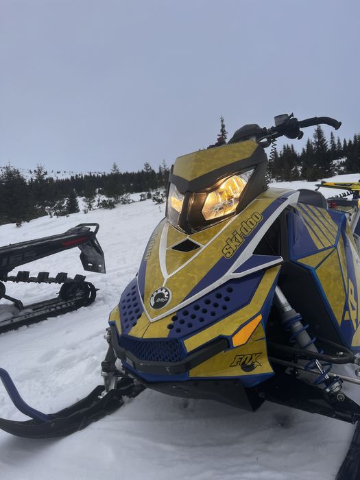 Snowmobil ski doo summit 800R. 2009
