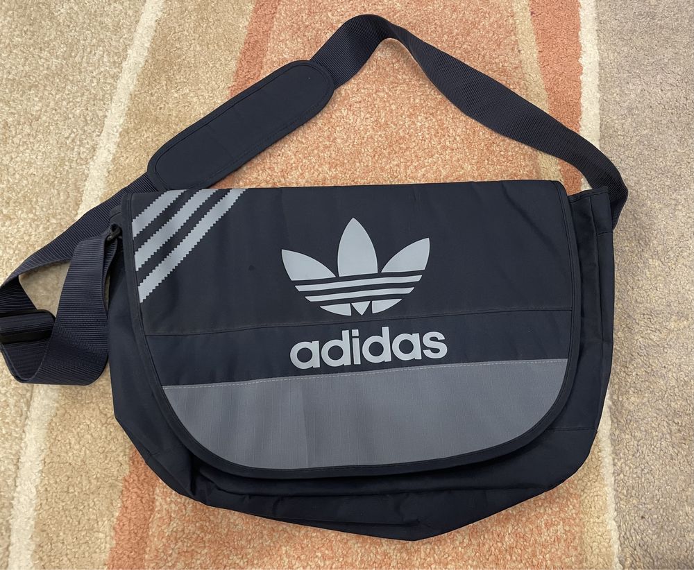 Nou! Geantă Adidas laptop/de umăr