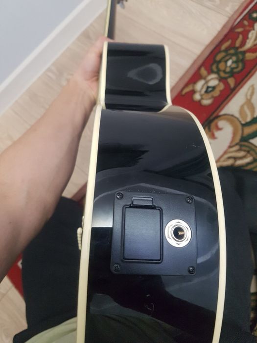 Срочно продается Гитара в отличном состоянии