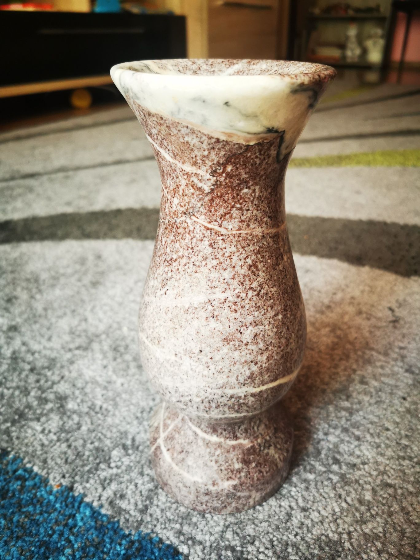 Vază de marmura de Alun