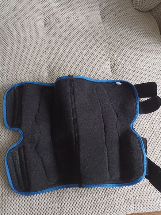 Vând orteză pentru genunchi a fost folosita o singură dată.