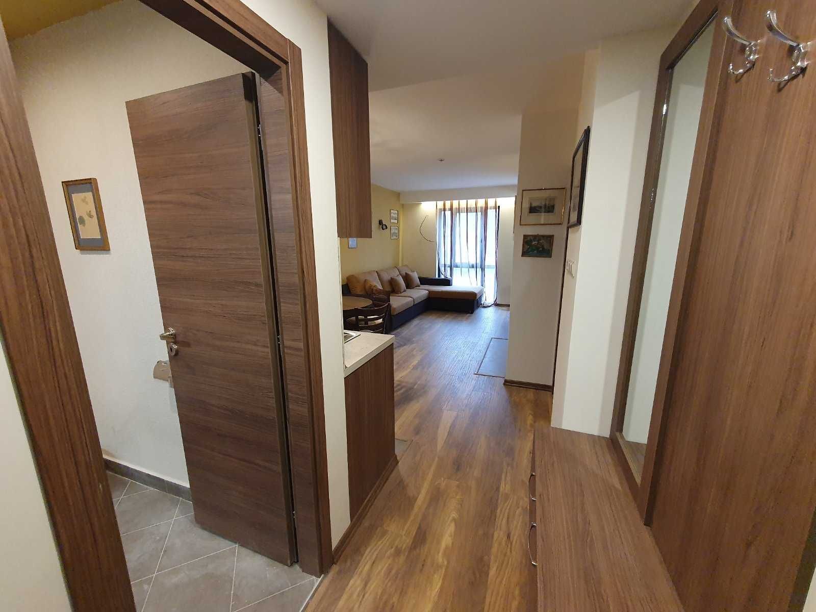 Просторен двустаен апартамент с климатици за продажба в Банско