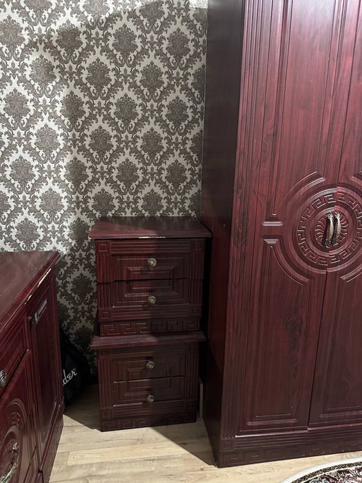 Спальный гарнитур сатылады.