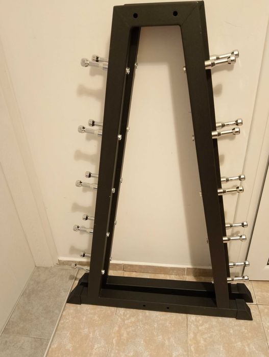 Продавам стойка за лостове тип пирамида