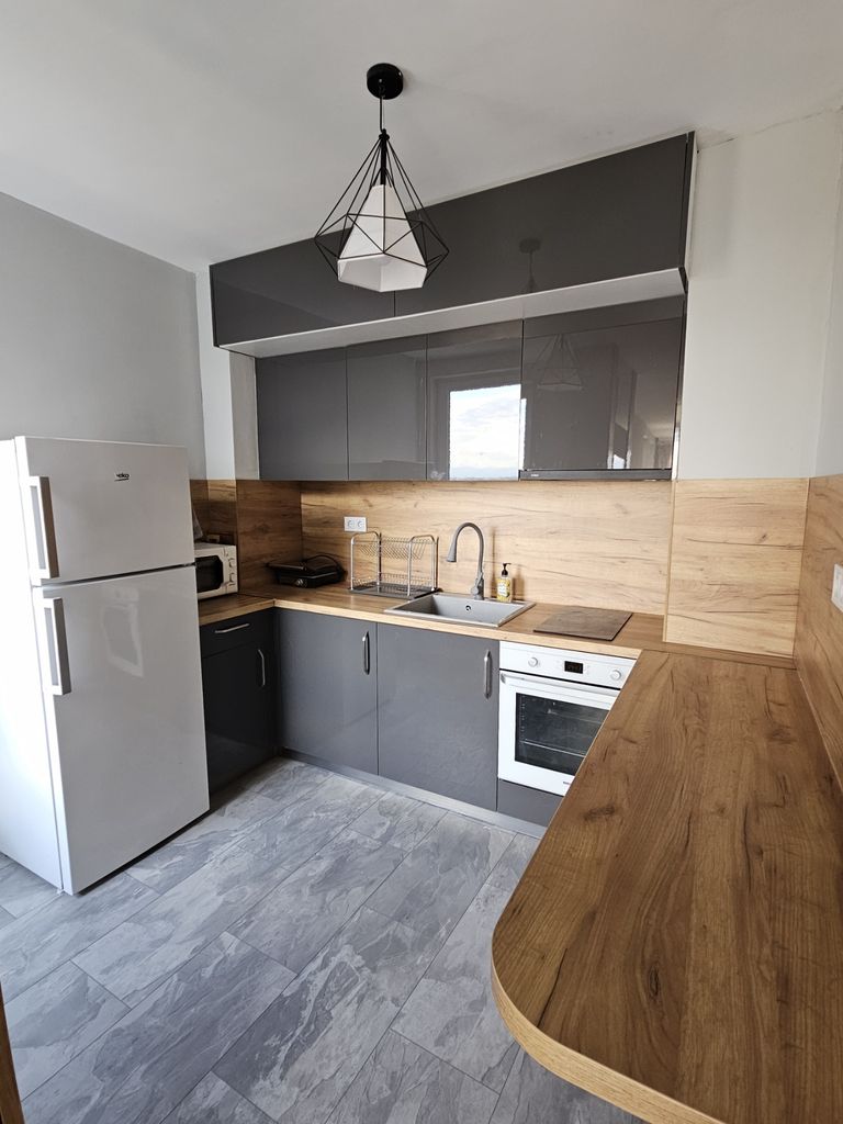 Дава се под наем Двустаен апартамент в Пловдив, Каменица 2 - 67 кв.м за 561 € - Снимка #3