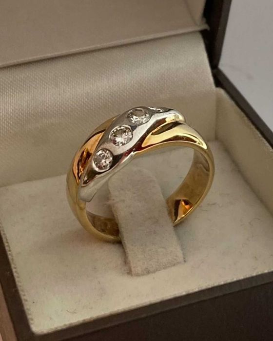 Inel de aur galben 14k cu 4 diamante 0.40ct montate in aur alb 7.80gr