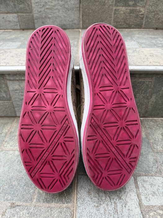 Дамски кецове на Guess!