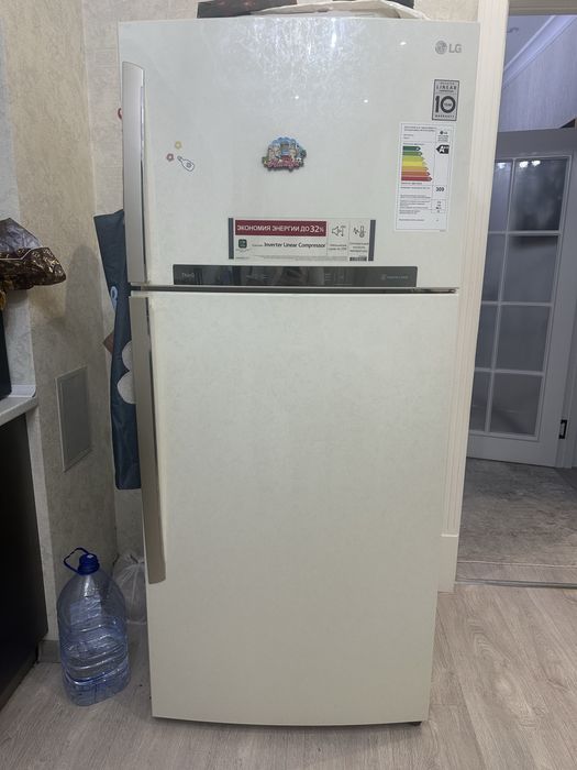Срочно продается Холодильник LG ThinQ
