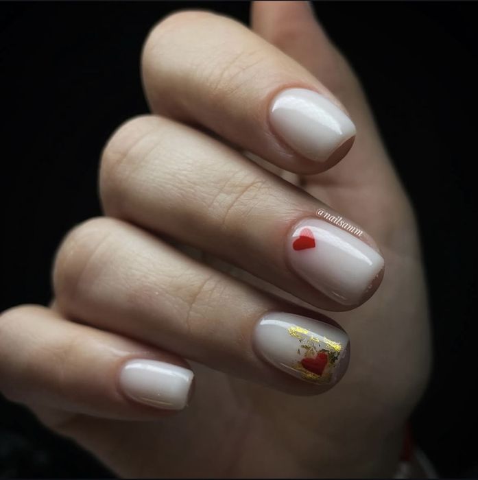 Manichiura semipermanenta/ apex