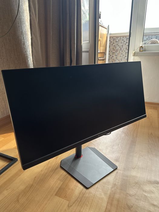 Широкий монитор 2,7 К