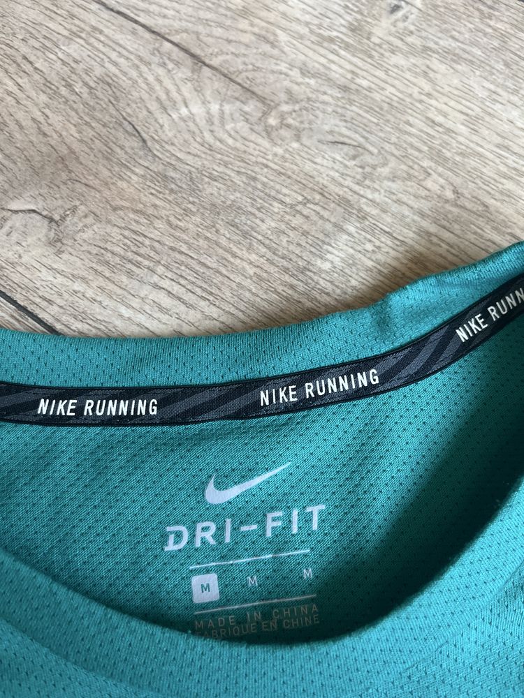 NIKE Dri-Fit Running - BRASIL / Бразилия - размер М / Оригинал
