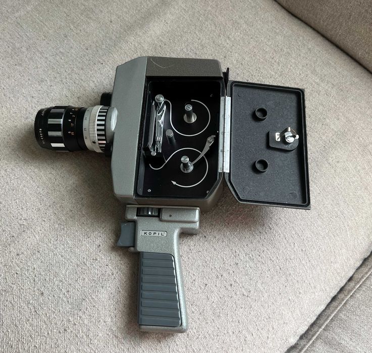 Cameră de filmat vintage Kopil Zoom-EE 8mm + geantă Bolex  funcțională