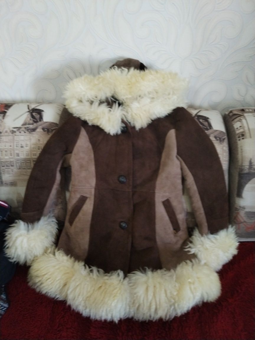 Продам новую зимную натуральную дублёнку