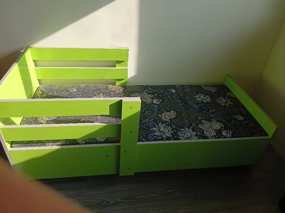 Bolalar kravati srochna sotiladi arzon narxda