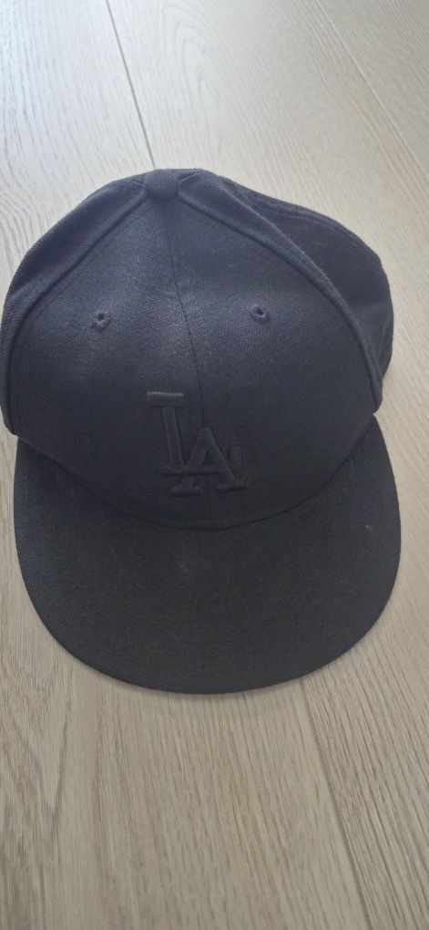 Черна шапка New Era