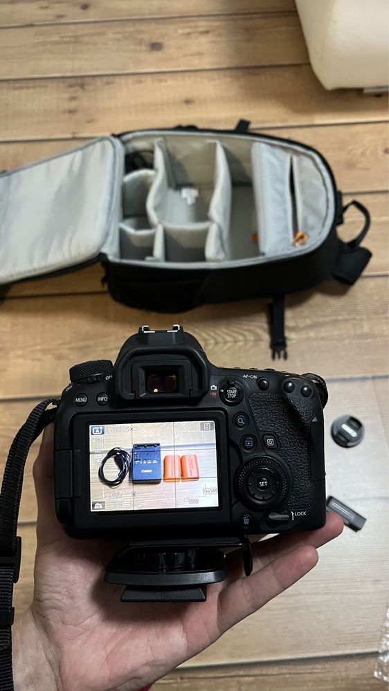 Canon 6d mark II + obiectiv si accesorii