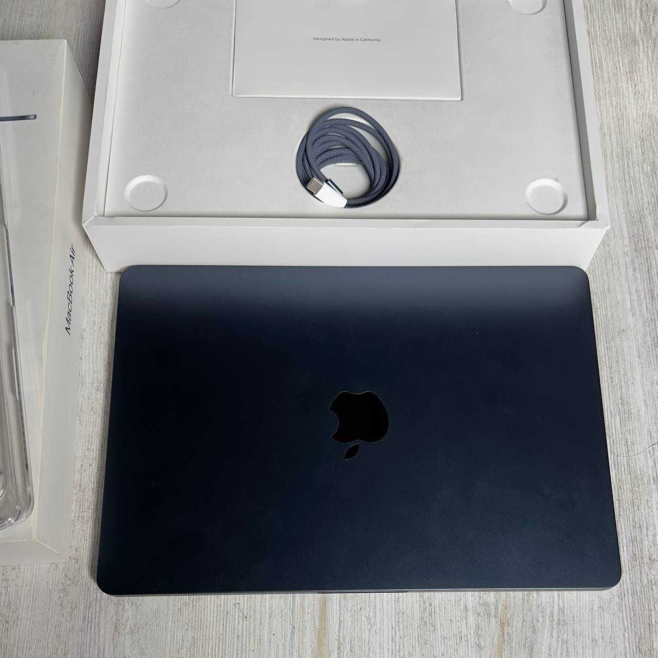 MacBook Air 2024 M3, 8/256 GB, batareya 100% Full box - Chehol bonus!
