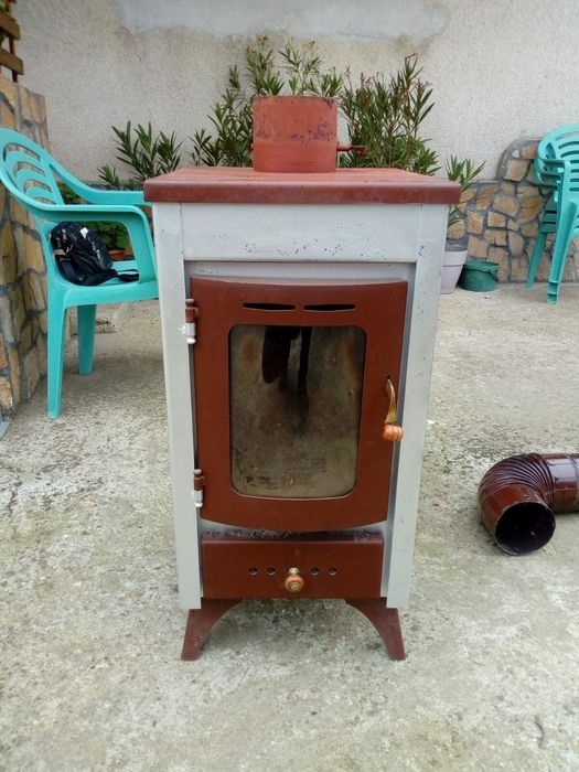 Камина на твърдо гориво