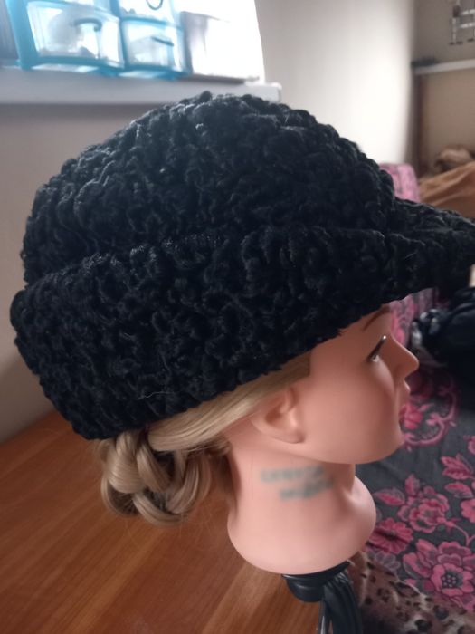 Căciulă tip șapcă, blană.