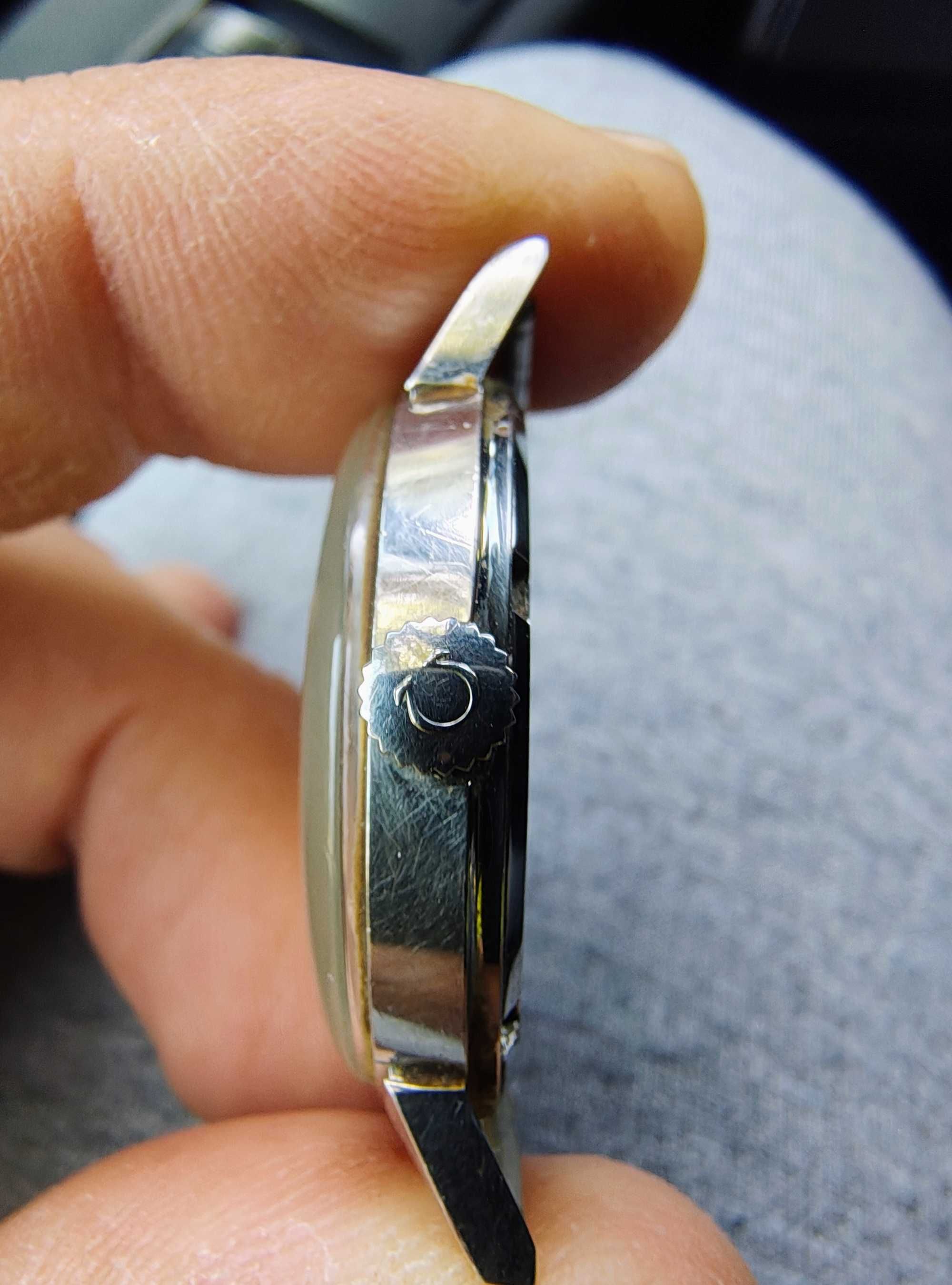 Часовник Omega seamaster Geneva
