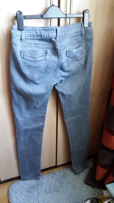 Дънки - модерни , изтъркани и др