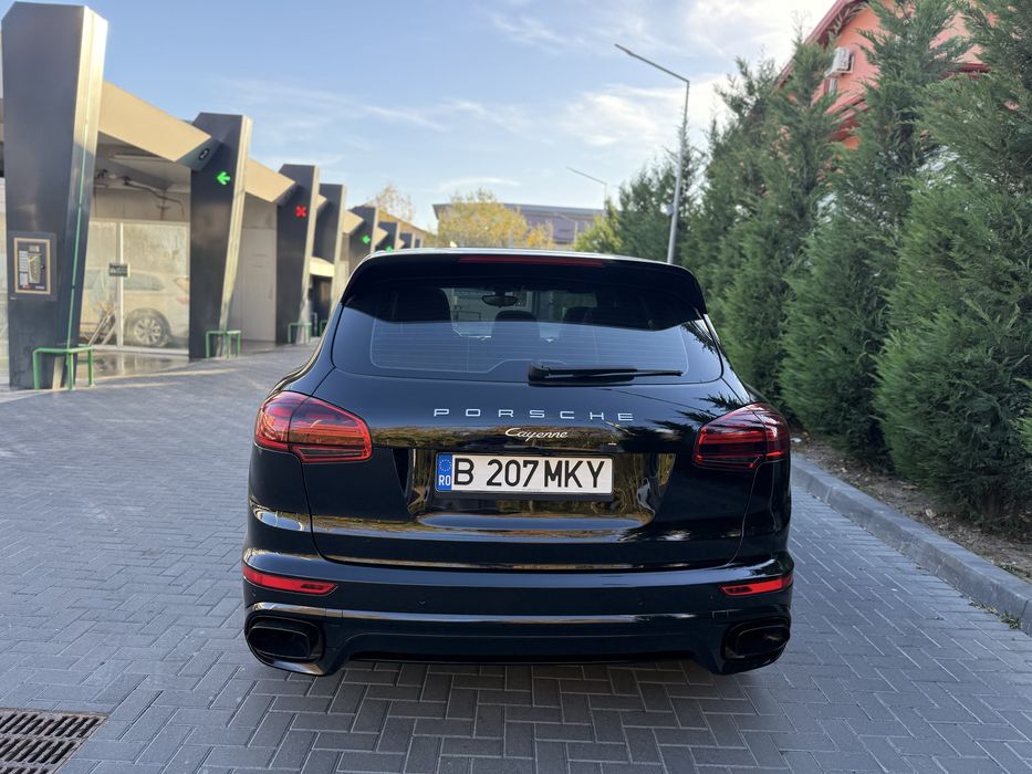 Porsche cayenne 2015