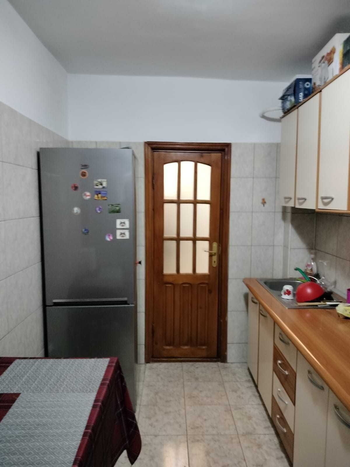 Apartament 2 camere, parter, central, imbunatatiri