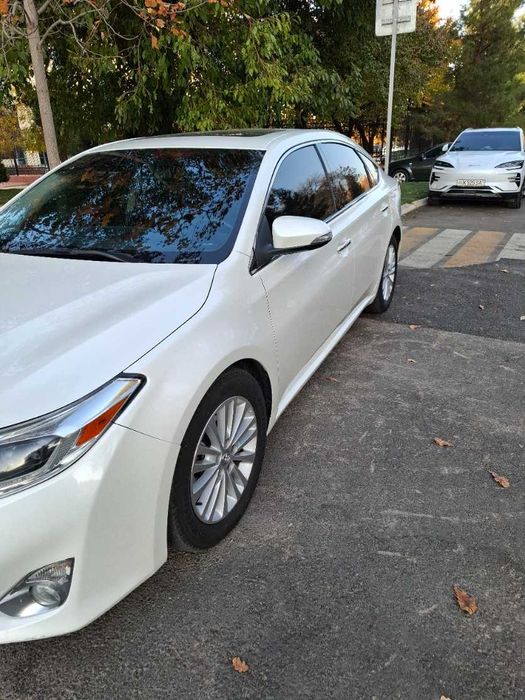 Toyota Avalon Limited 2015 sotiladi