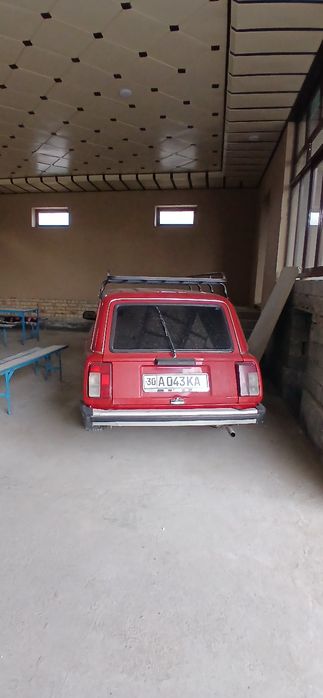 Lada2104  yil:1990 holat:normal gaz:propan  narxi kelishiladi.