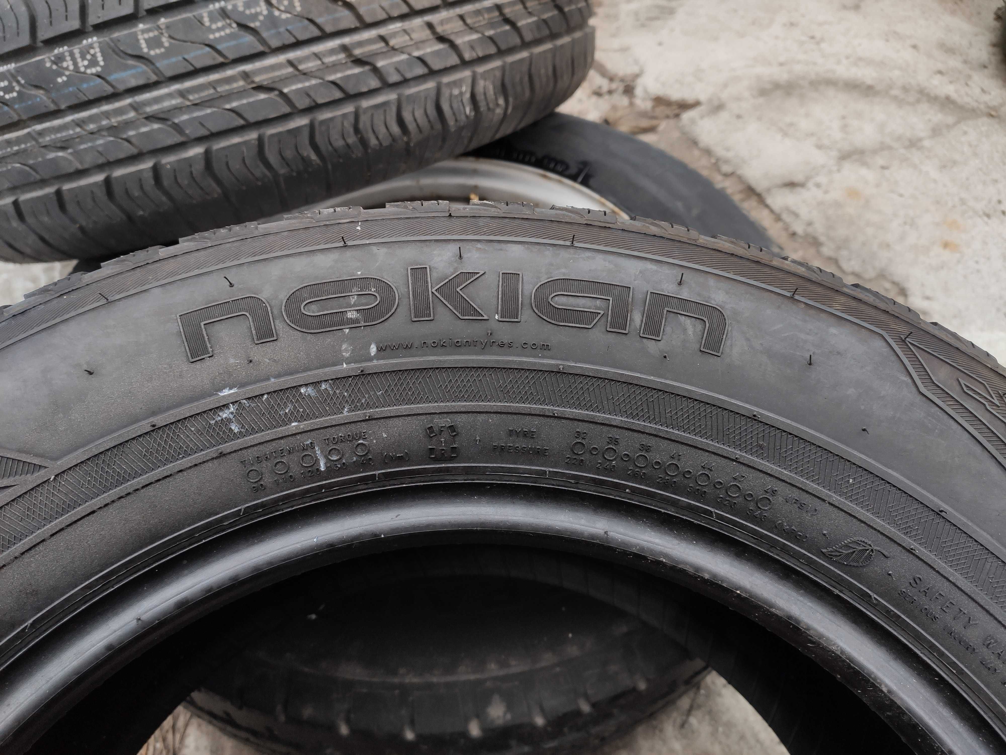 2бр Зимни Гуми 235 60 17 - Nokian