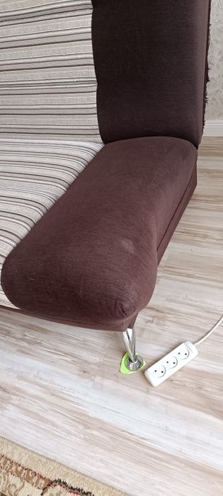 Диван раскладной,в отличном состоянии