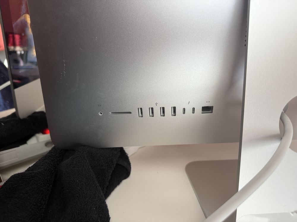 21,5'' iMac 8 GB RAM 256 GB SSD
