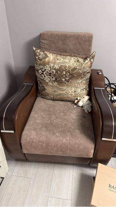 Продам Диван с креслом