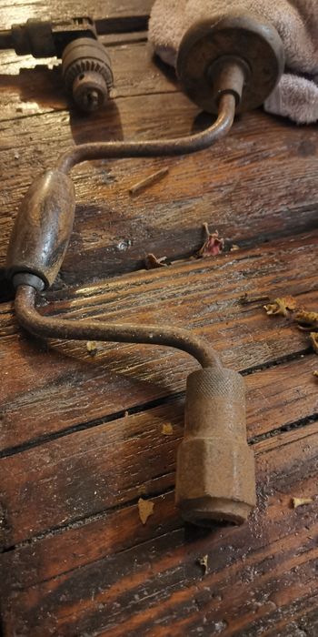 Burghiu vechi mașină găurit manuala