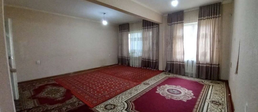 Продается 4х комнатная квартира ТТЗ  Ахмад Югнаки.