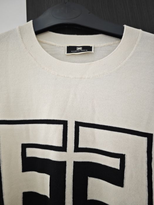 Elisabetta Francni пуловер размер 44 на марката.