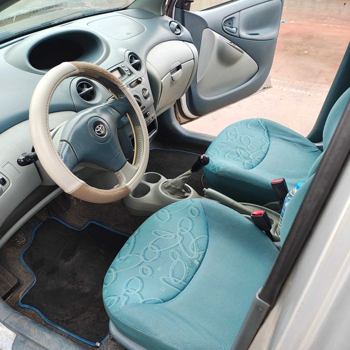 Toyta Yaris 2001