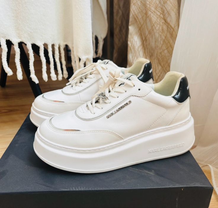 Karl Lagerfeld (marime39)