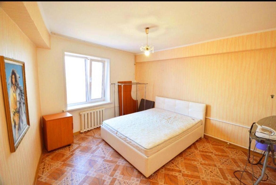 Продаётся 3 комн, возле Сити центра, дёшево!