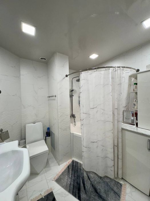 Продается 5 комнатная квартира ремонт Дуплекс ул.Бобура/Нукусская