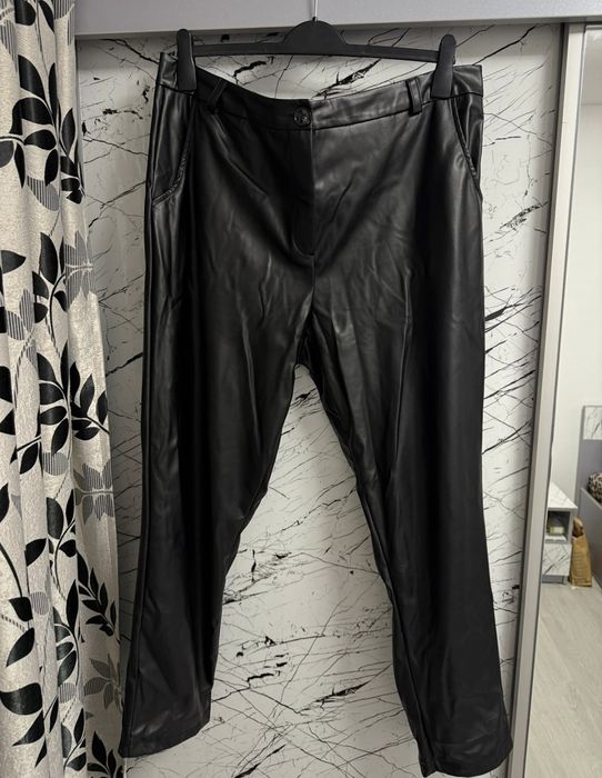 Vand pantaloni piele