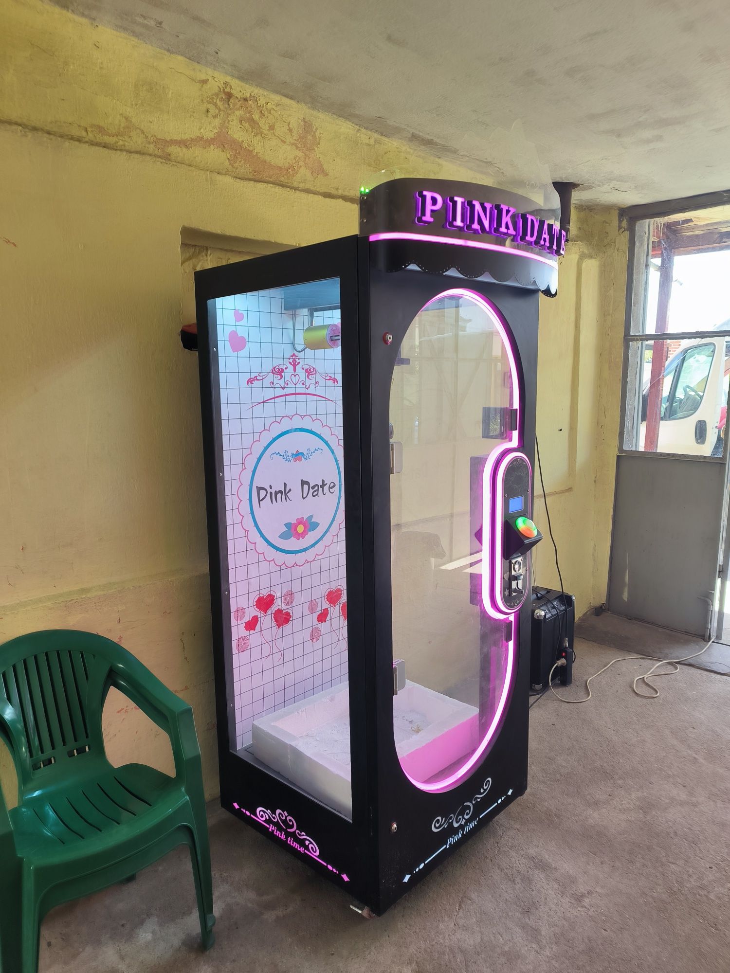 Pink date машина за големи играчки