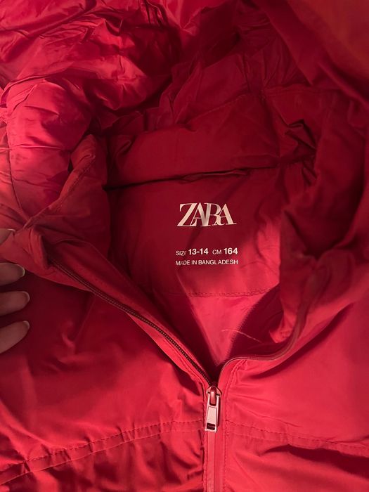 Червено зимно яке на Зара