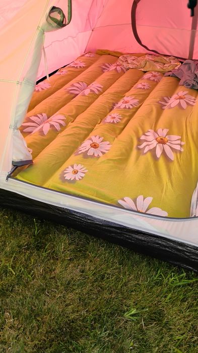 Cort 4 persoane + saltele + pompa + lampa led