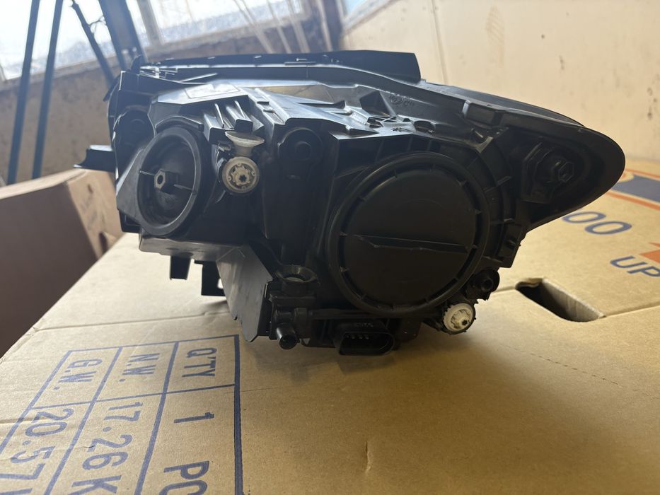 Mercedes Citan 2021 година Десен Фар