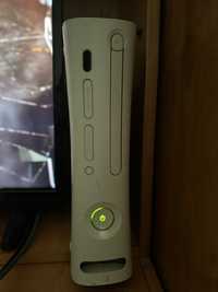 Xbox 360 cu un controller wireless