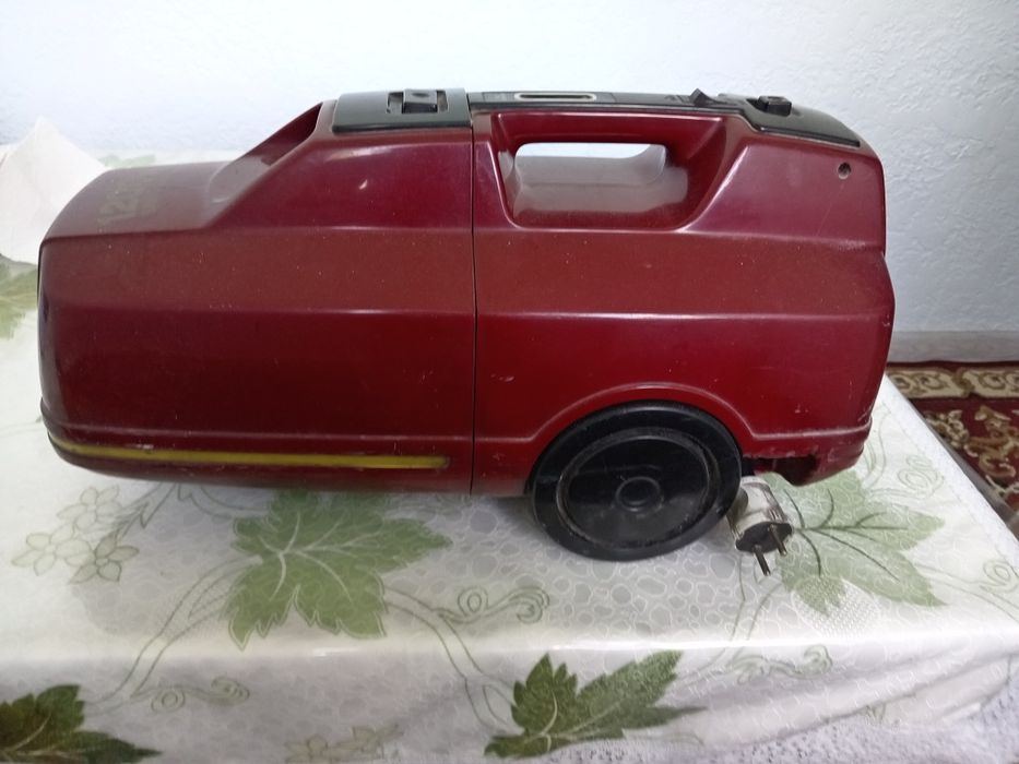 Pilesos, eski markadan yaxshi ishlidi SANYO JAPAN 1200w