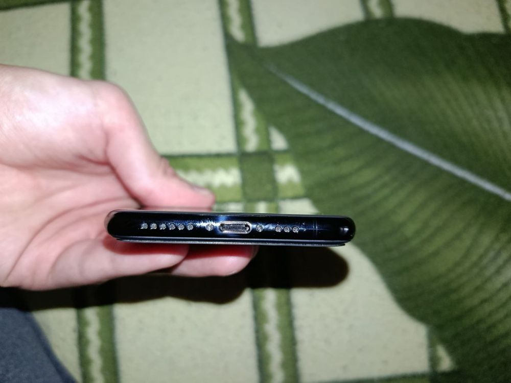Продаю Срочно айфон XS на 256